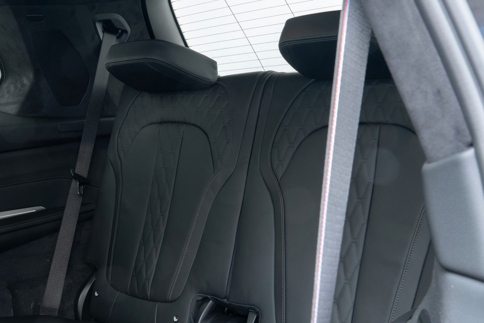Fahrzeugabbildung BMW X7 M60i EXCLUSIVE/B&W/MSPORT/FULL/CARBON/MY23