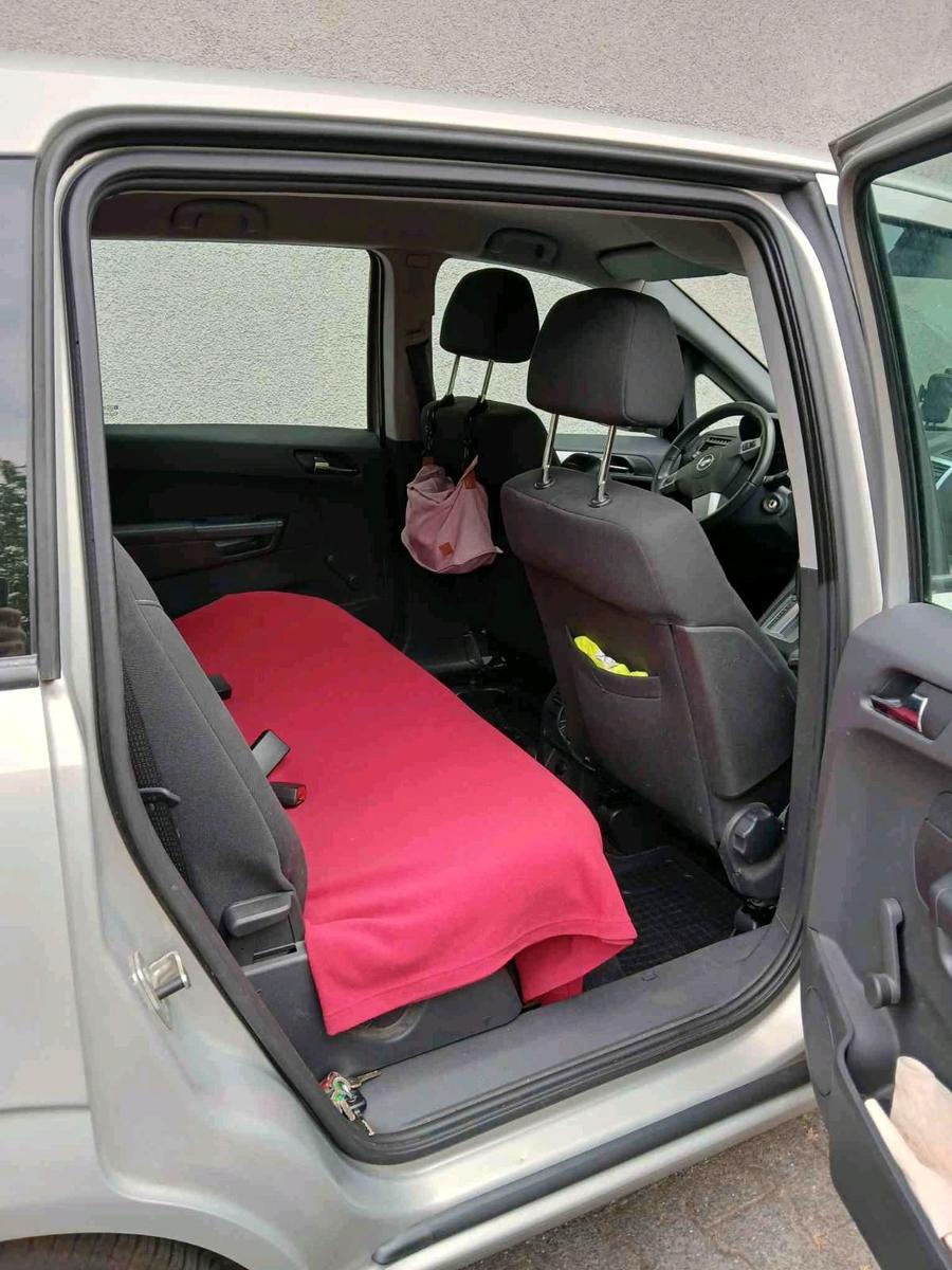 Opel Zafira 2009 — photo 9