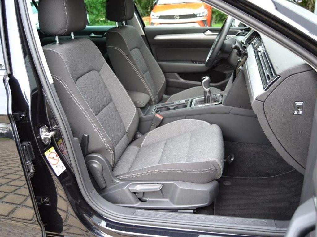 Volkswagen Passat Variant 1.5 TSI Business LED NAVI VZE RFK foto 5