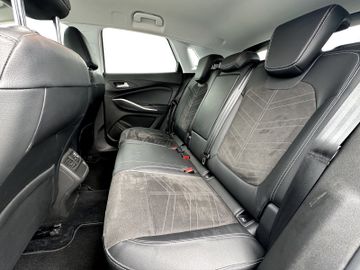 Opel Grandland 1.2 Turbo Elegance LED AHK SHZ KAMERA