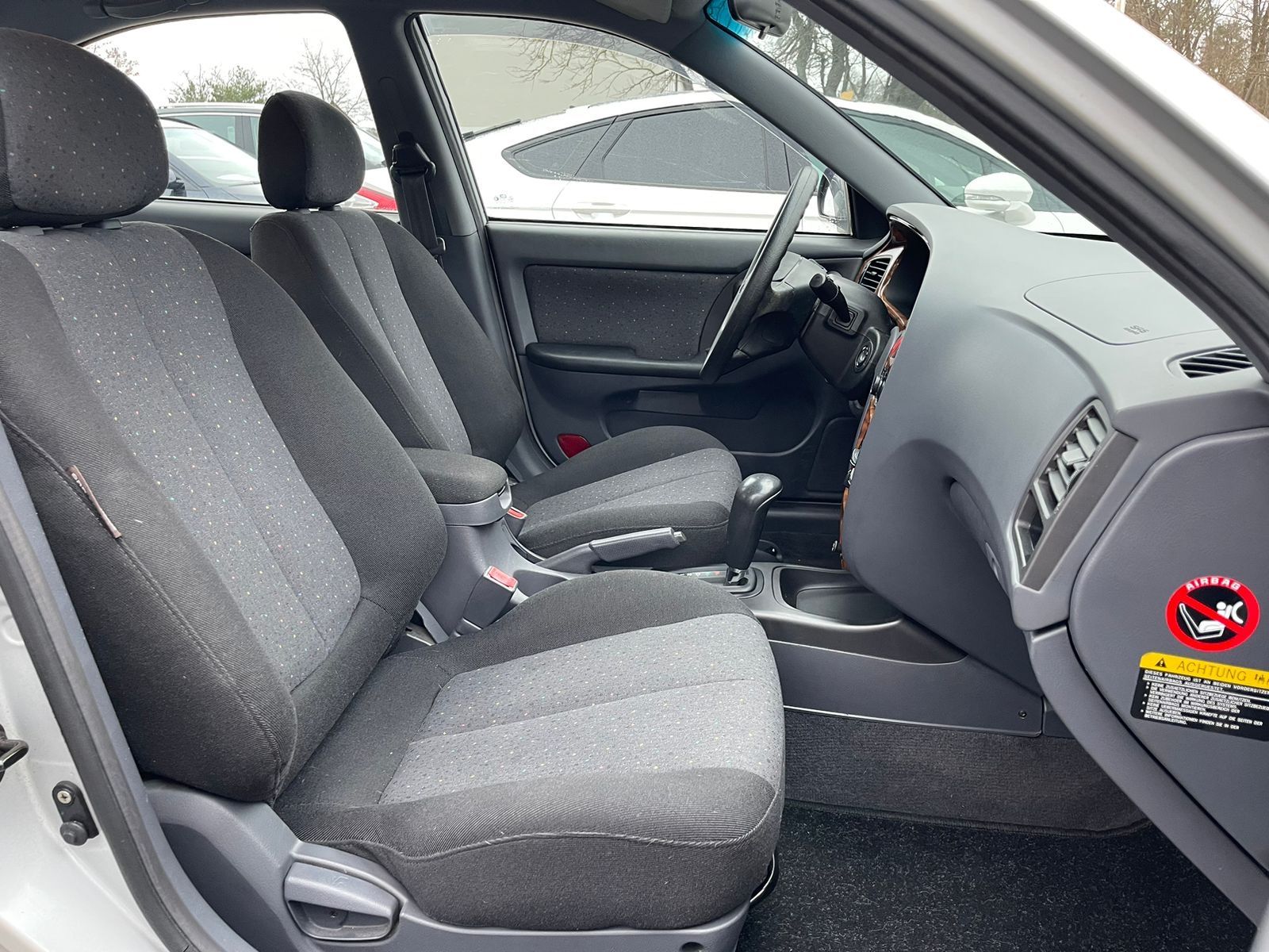 Fahrzeugabbildung Hyundai Elantra 1.6 GLS*Klima*Automatik*