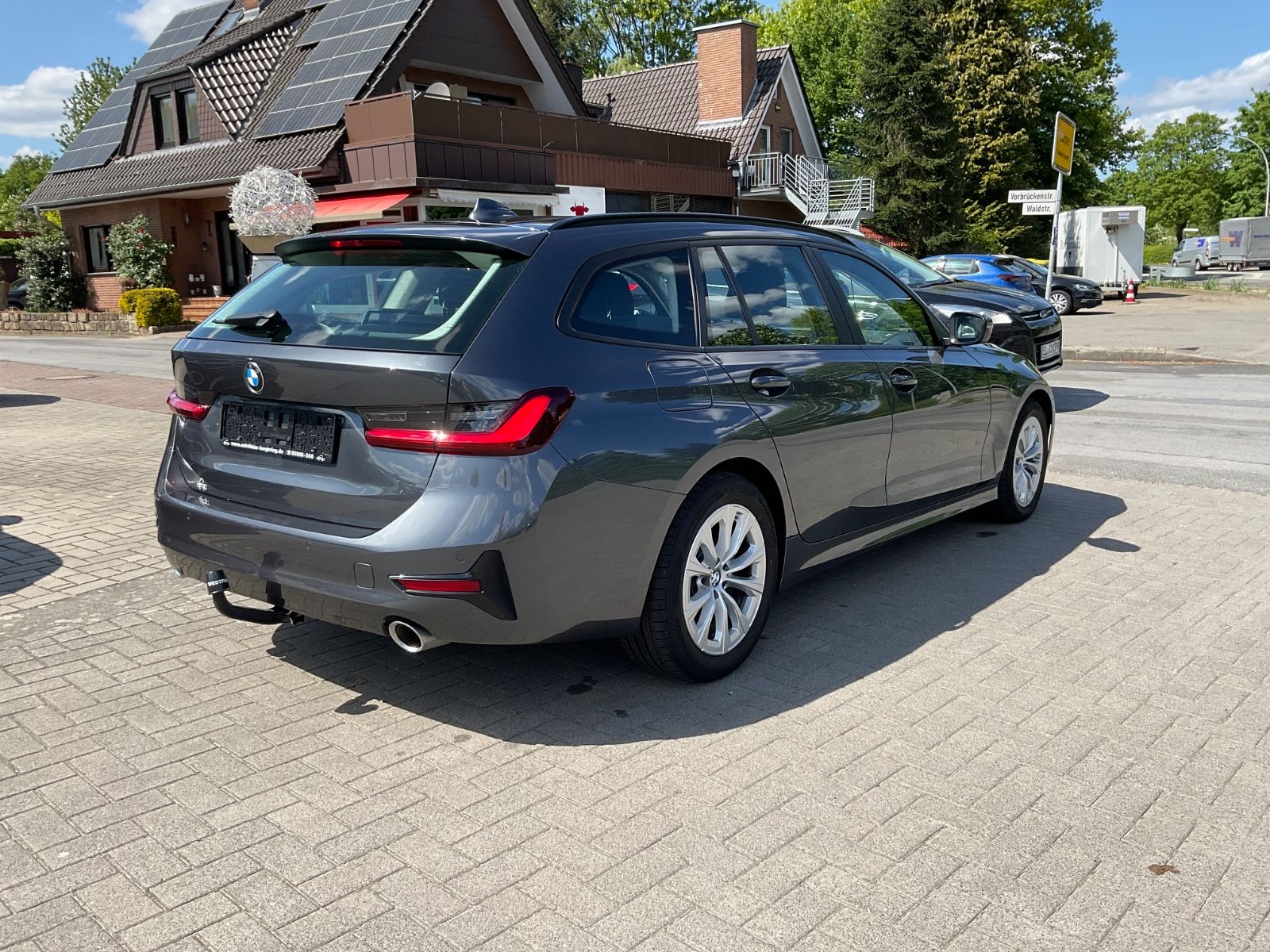 Fahrzeugabbildung BMW 320d xDrive Touring,AHK,LED,Navi,VirtualCockpit