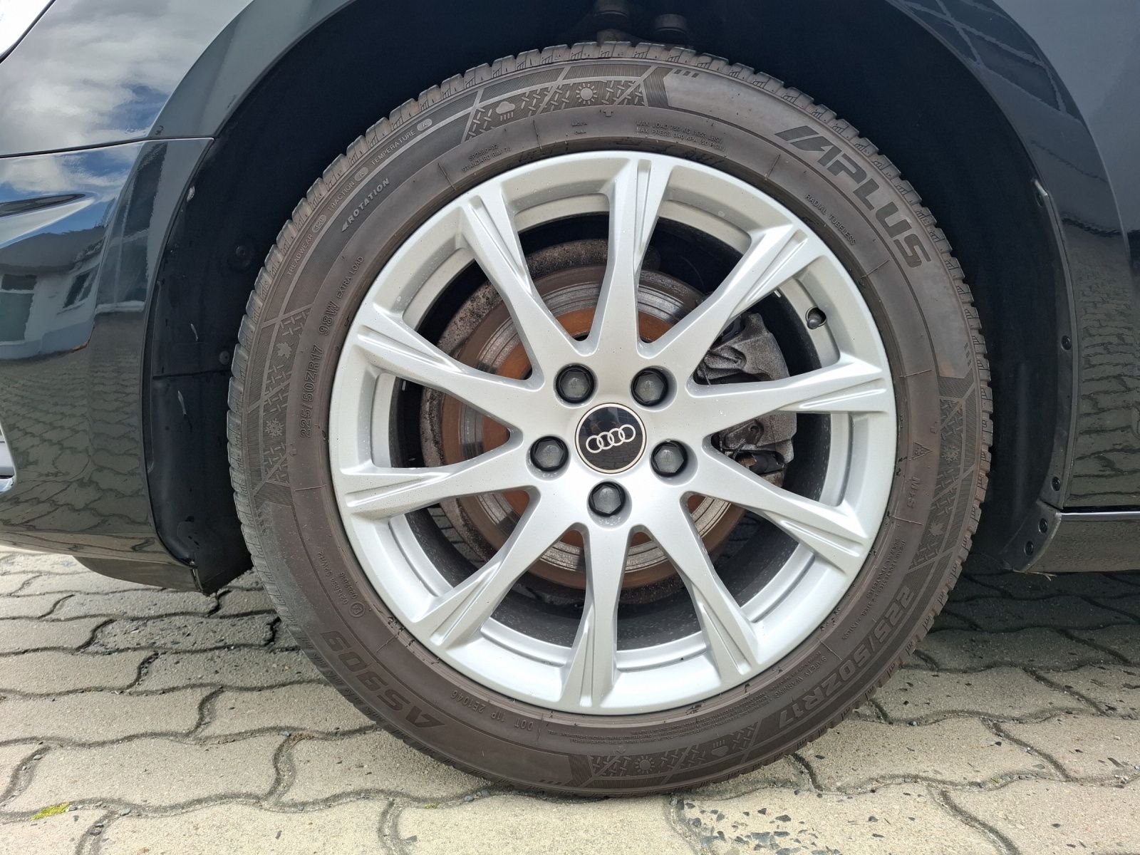 Fahrzeugabbildung Audi A4 Avant 35 TFSI S-tronic Navi GRA PDC SH LM