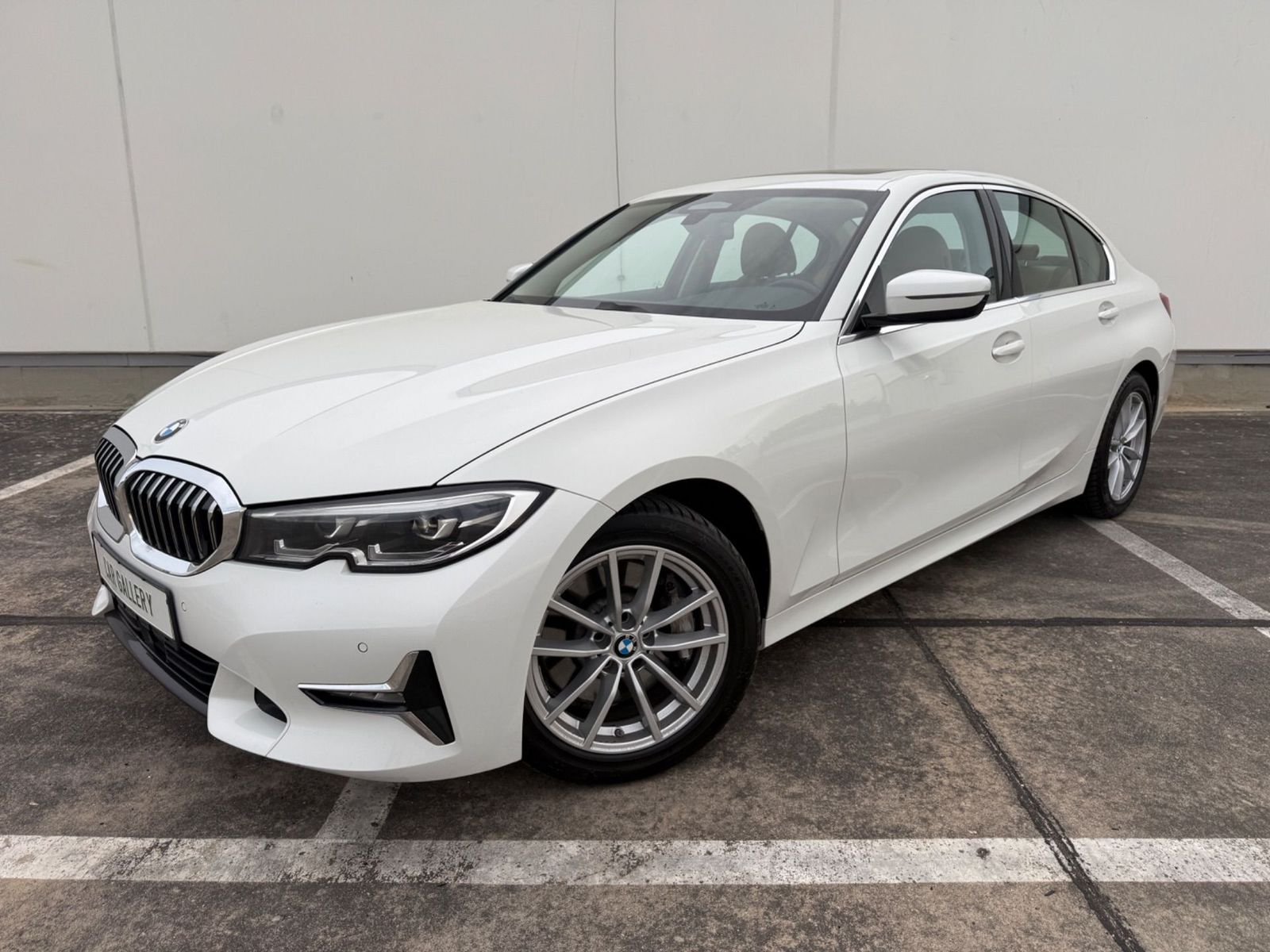BMW 330 d Luxury Line*ACC*LED*Keyless*Live*Scheckhef