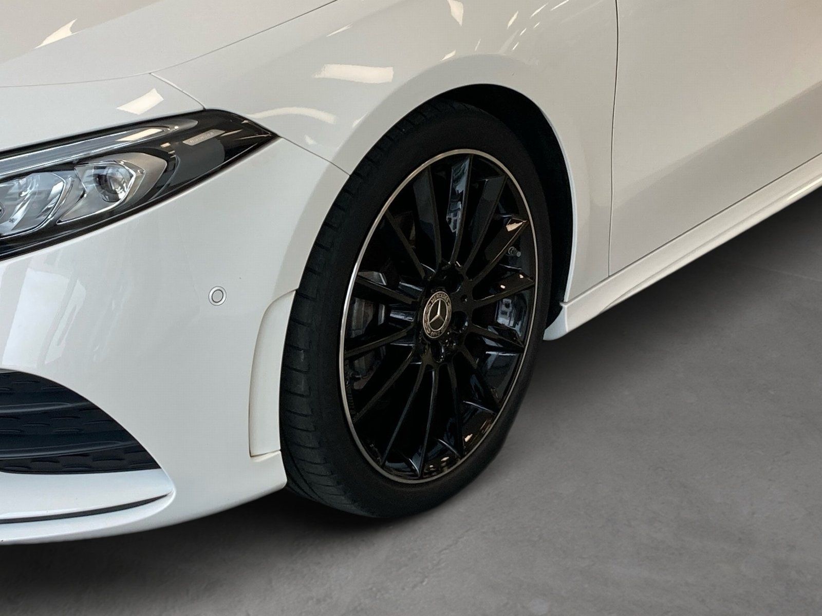 Fahrzeugabbildung Mercedes-Benz A 200 AMG*19"*LED*Kamera*Sound*CarPlay*MBUX-HI*