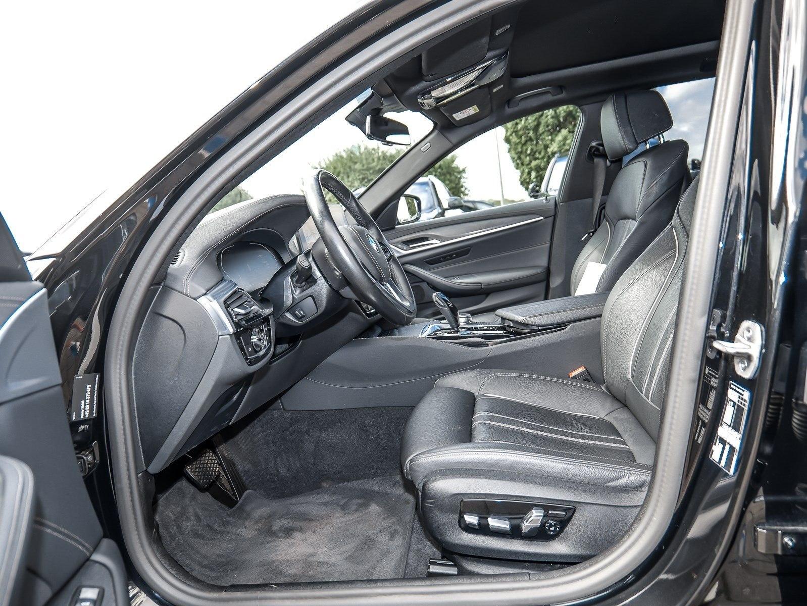 BMW 530d Touring Luxury Line HUD PANO RFK NAVI DAB