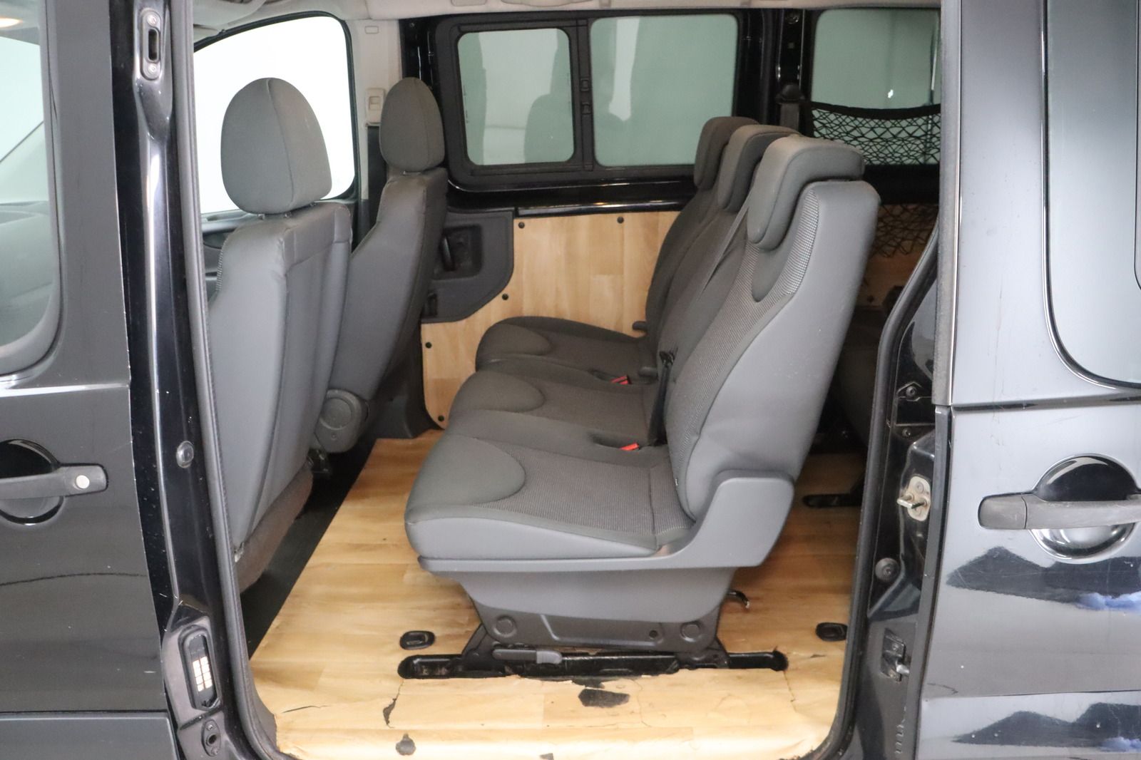 Fahrzeugabbildung Peugeot Expert Tepee 1.6HDI COOL 8 Sitzer