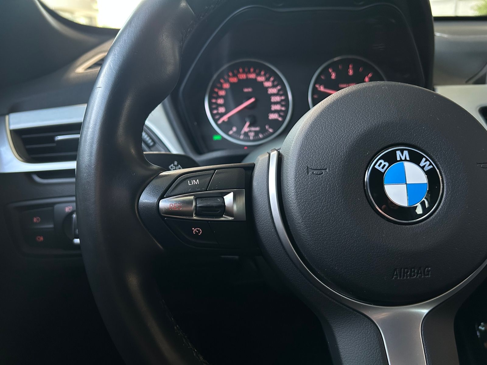 Fahrzeugabbildung BMW X1 xDrive 18 d Sport Line RFK LED ALU