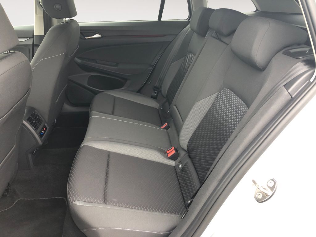 Fahrzeugabbildung Volkswagen Golf Variant 2.0 TDI Life AHZV ACC Navi