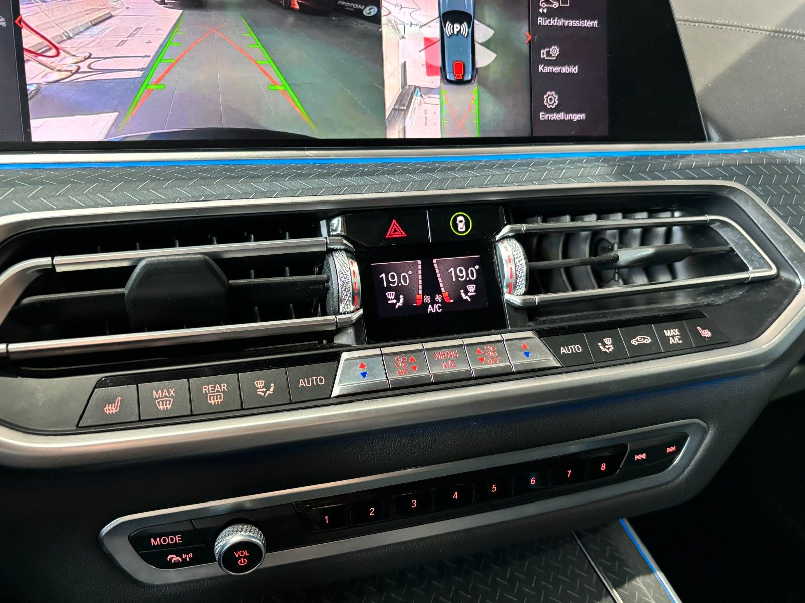 Fahrzeugabbildung BMW X5 xDrive 45e *M-Packet*HUD*360°Kam*Keyless