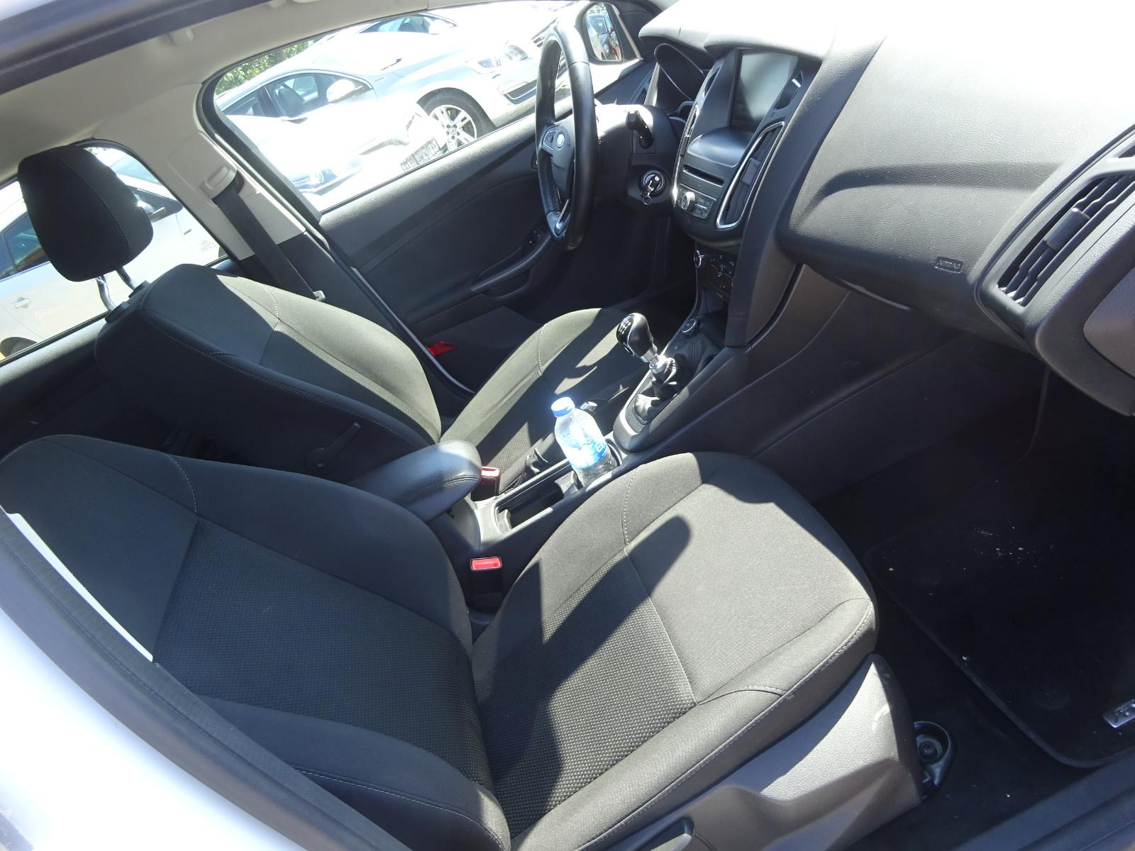 Ford Focus 2015 — photo 11