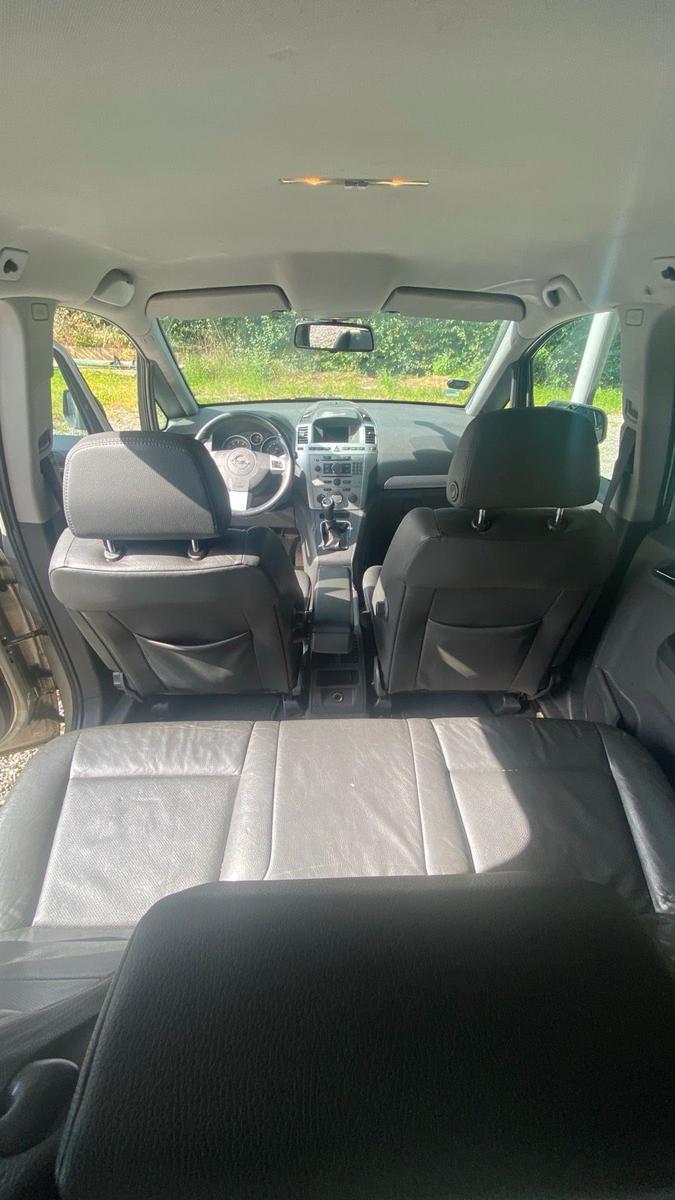 Opel Zafira 2009 — photo 10