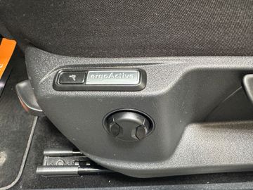 Volkswagen Tiguan *R-Line*Spurhalte*ACC*LED*AHK*Massage*