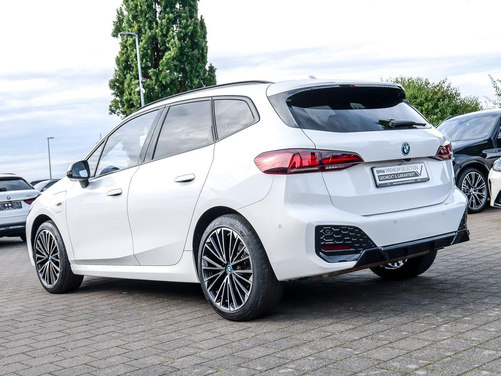 BMW 230e xDrive M Sport PANO RFK LED Sound Syst. LM