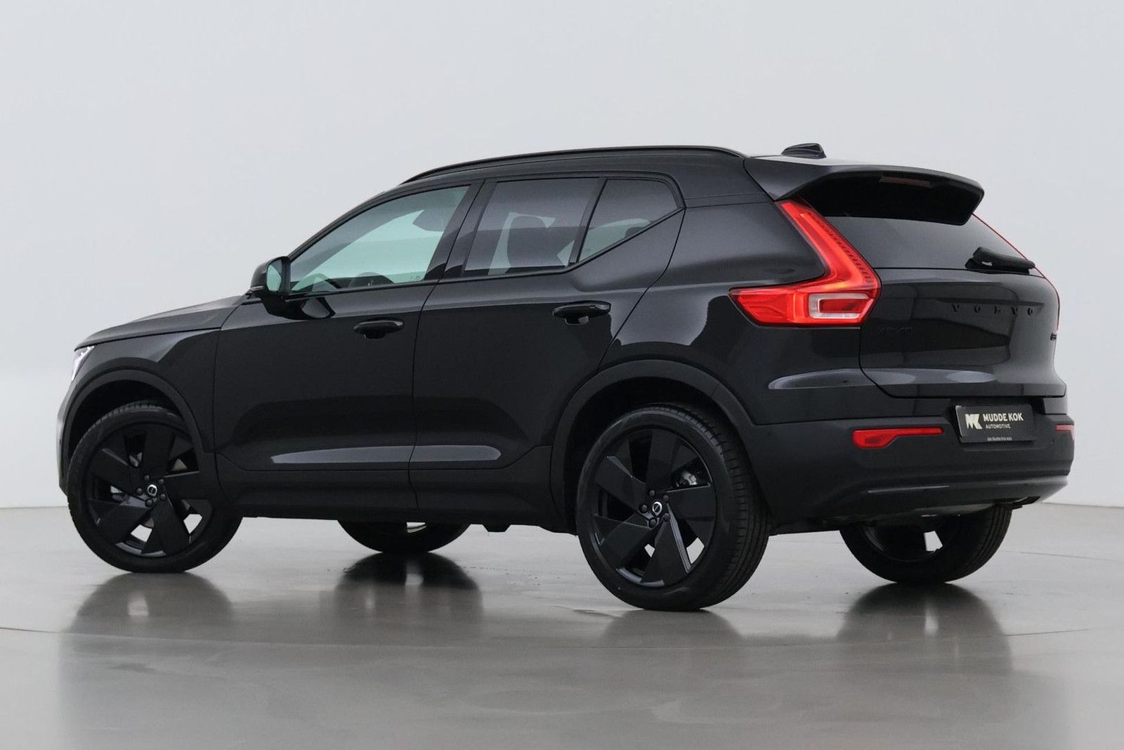 Volvo XC40 2.0 B3 Plus Black Edition | Harman/Kardon | imagem 2