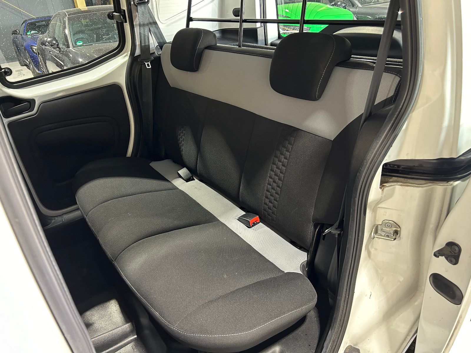 Fahrzeugabbildung Fiat Fiorino SX Kombi/RADIO/4-SITZ/SHZ/SCHIEBETÜR L+R