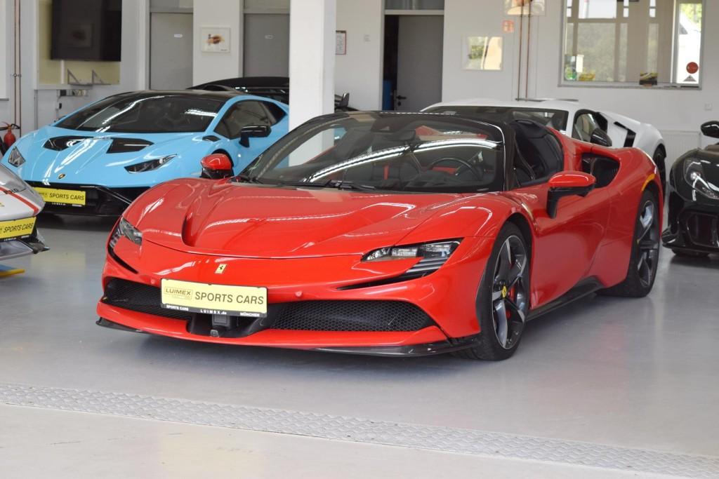 Ferrari SF90 Spider Racingsitze Lifting Carbon Kamera