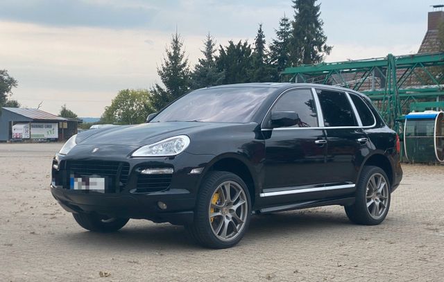 Porsche Cayenne Turbo BOSE mit Keramik Bremsen Tüv Neu