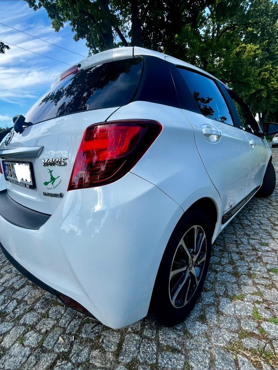 Toyota Yaris Hybrid 