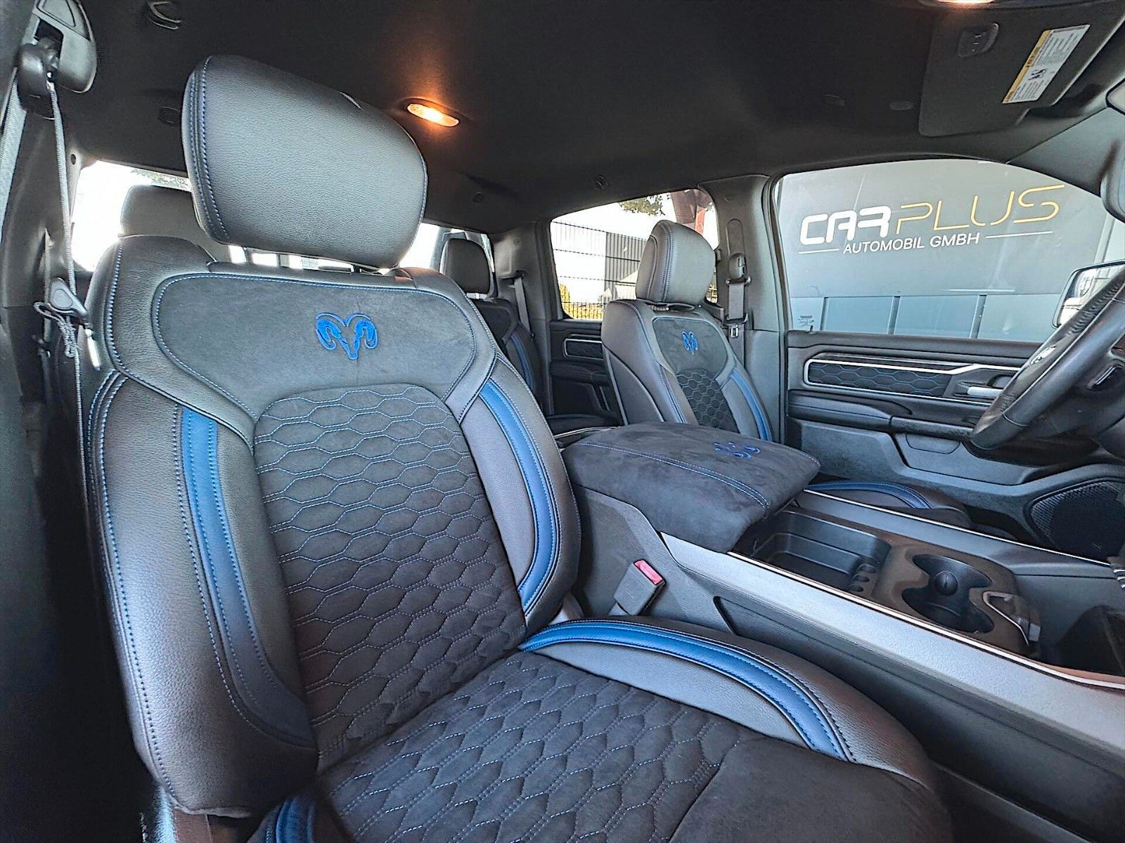 Fahrzeugabbildung Dodge RAM 5.7 V8 HEMI Night-Edition Offroad 4x4  LPG