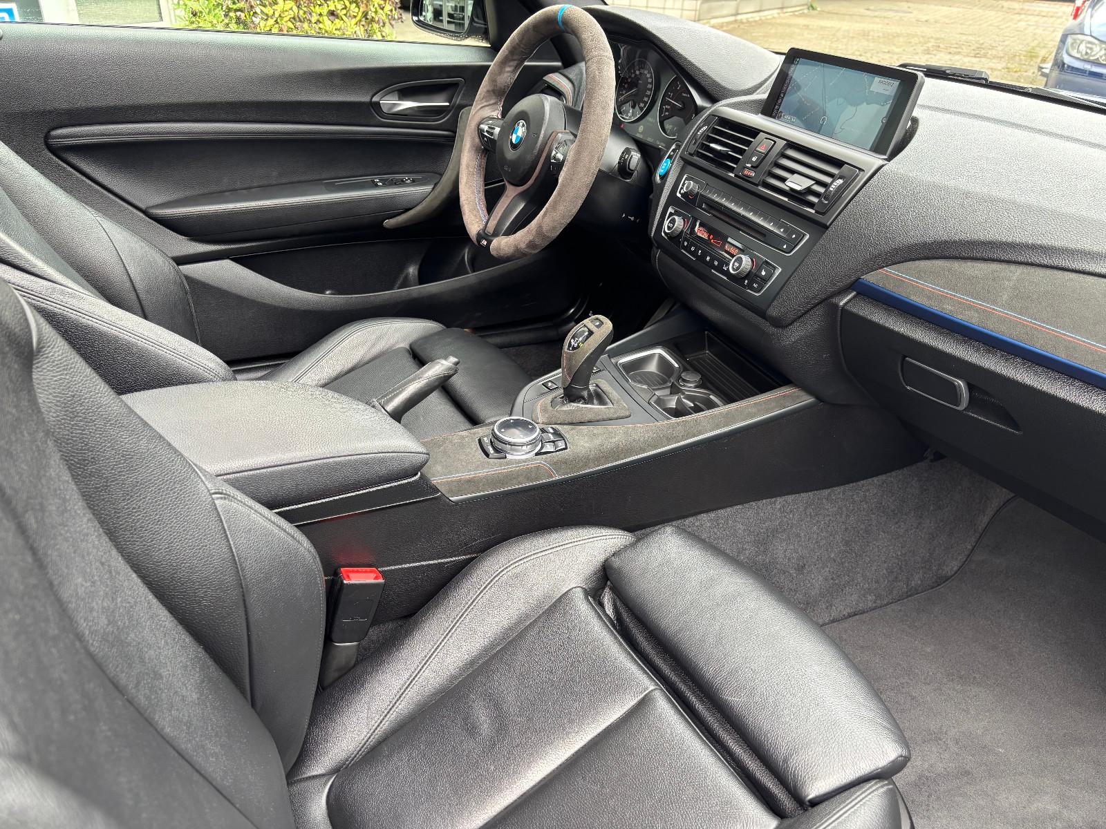 BMW M235i Coupé F22 326 ch BVA – Pack M – Toit ouvrant – Cuir – GPS Professional – 89 000 km