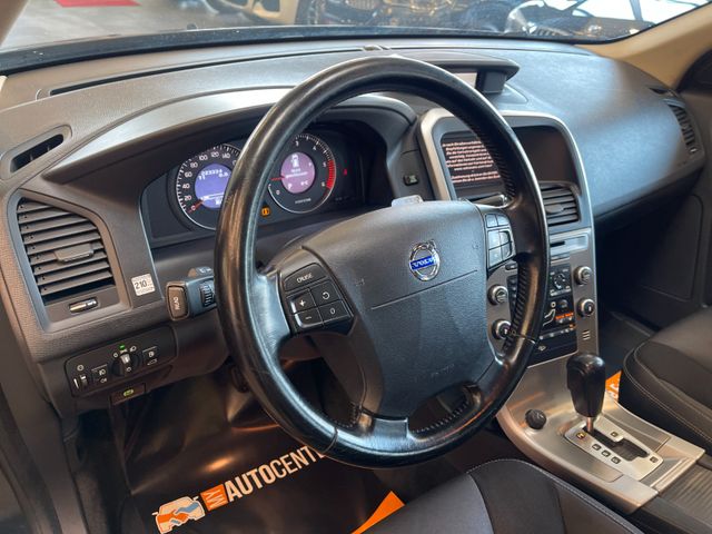 Volvo XC60 Momentum AWD *BI-XENON*PANO*NAVI*PDC*AHK*