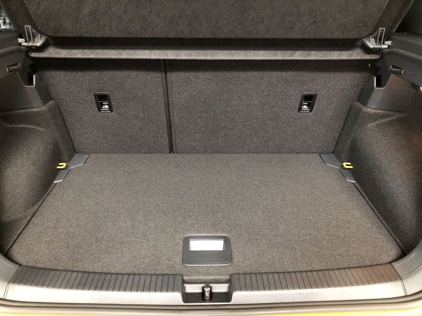 Fahrzeugabbildung Volkswagen T-Cross R-Line 1.0 TSI DSG Sportpaket Navi LED B
