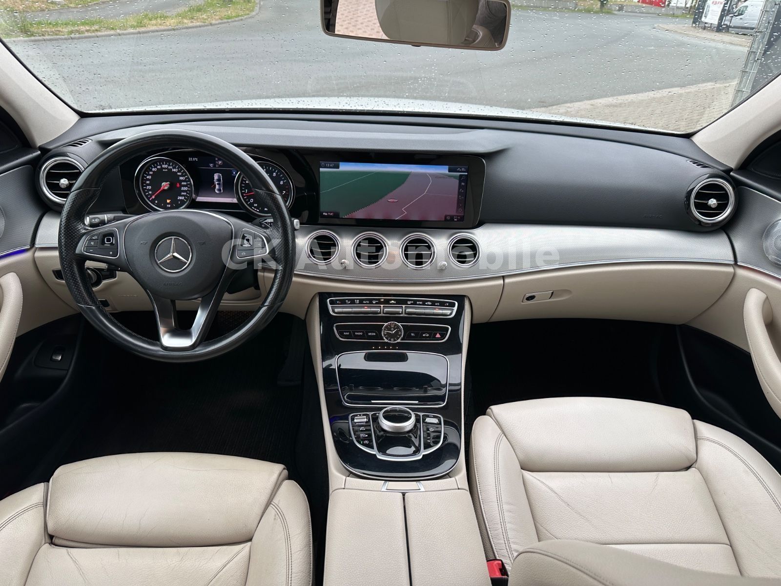 Fahrzeugabbildung Mercedes-Benz E 300 Lim. AMG-Line/Navi/Leder/Kamera/Burmester