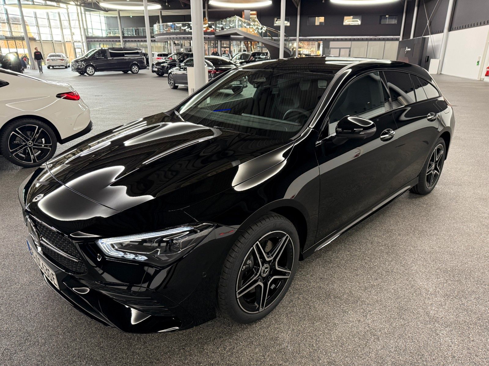 MERCEDES-BENZ CLA 250 Shooting Brake
