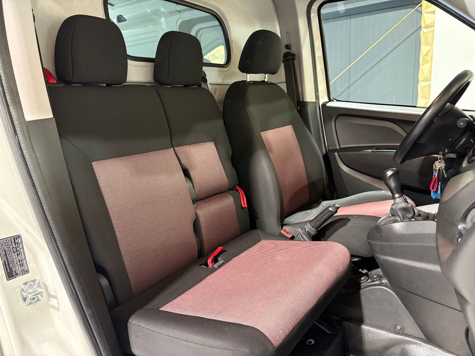 Fahrzeugabbildung Fiat Doblo Doblò SX Maxi Kasten/3-SITZ/PDC/BLUETOOTH/