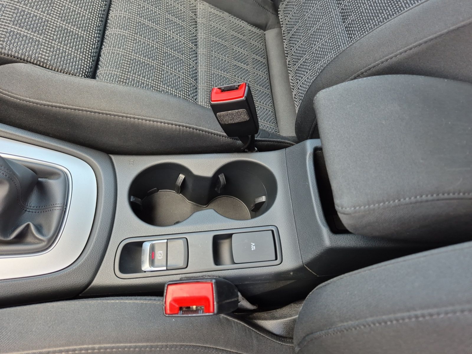 Fahrzeugabbildung Audi Q3 1.4 TFSI Sport AZV, Navi, Xenon