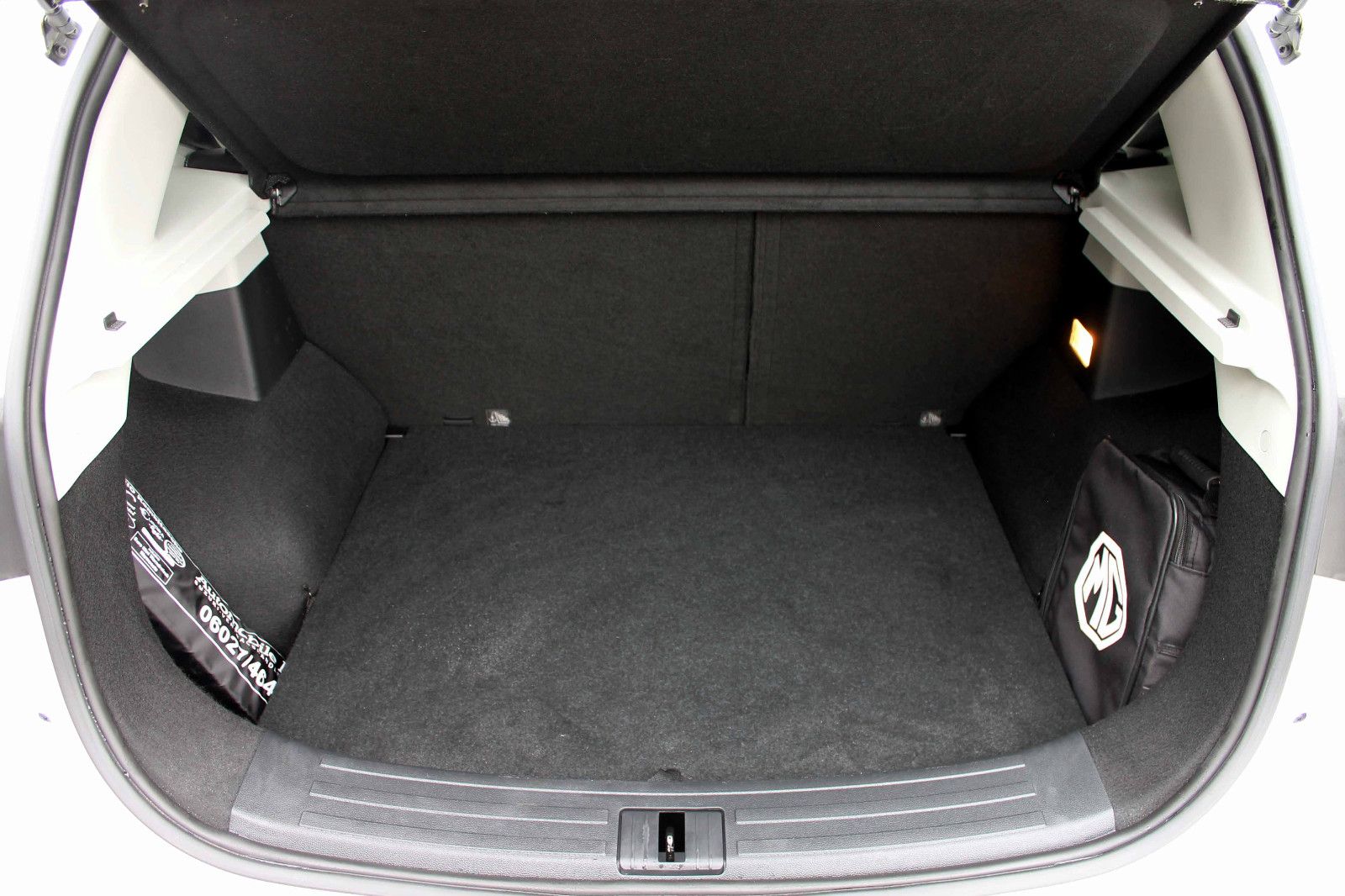 Fahrzeugabbildung MG ZS EV Luxury 5D ACC PANO NAV CarPlay BT SHZ KAM