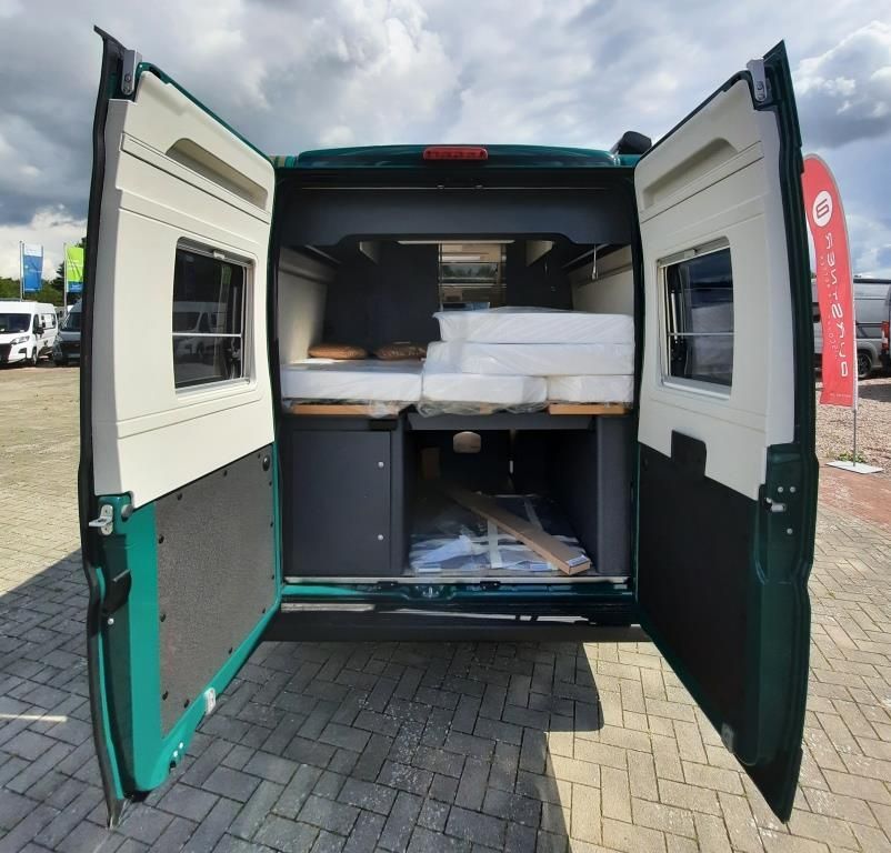 Fahrzeug Übersicht 19 Fahrzeugabbildung Laika Kosmo Supremo Verde Mugello Verfüg./Sparen Sie 4