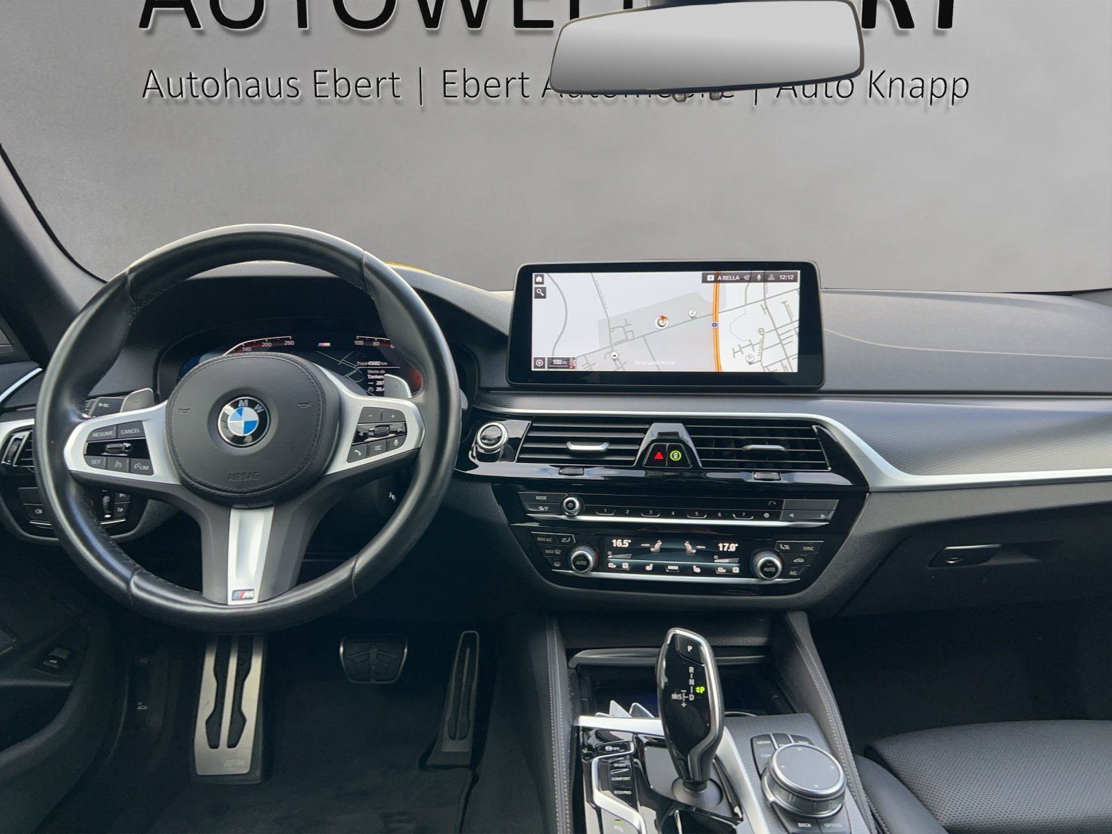 Fahrzeugabbildung BMW 530i M-Sport/INDIVIDUAL/HUD/360°KAMERA/H&K/