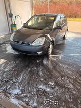 Ford Fiesta GHIA 1,6L - Ford Fiesta aus 2002: Ghia