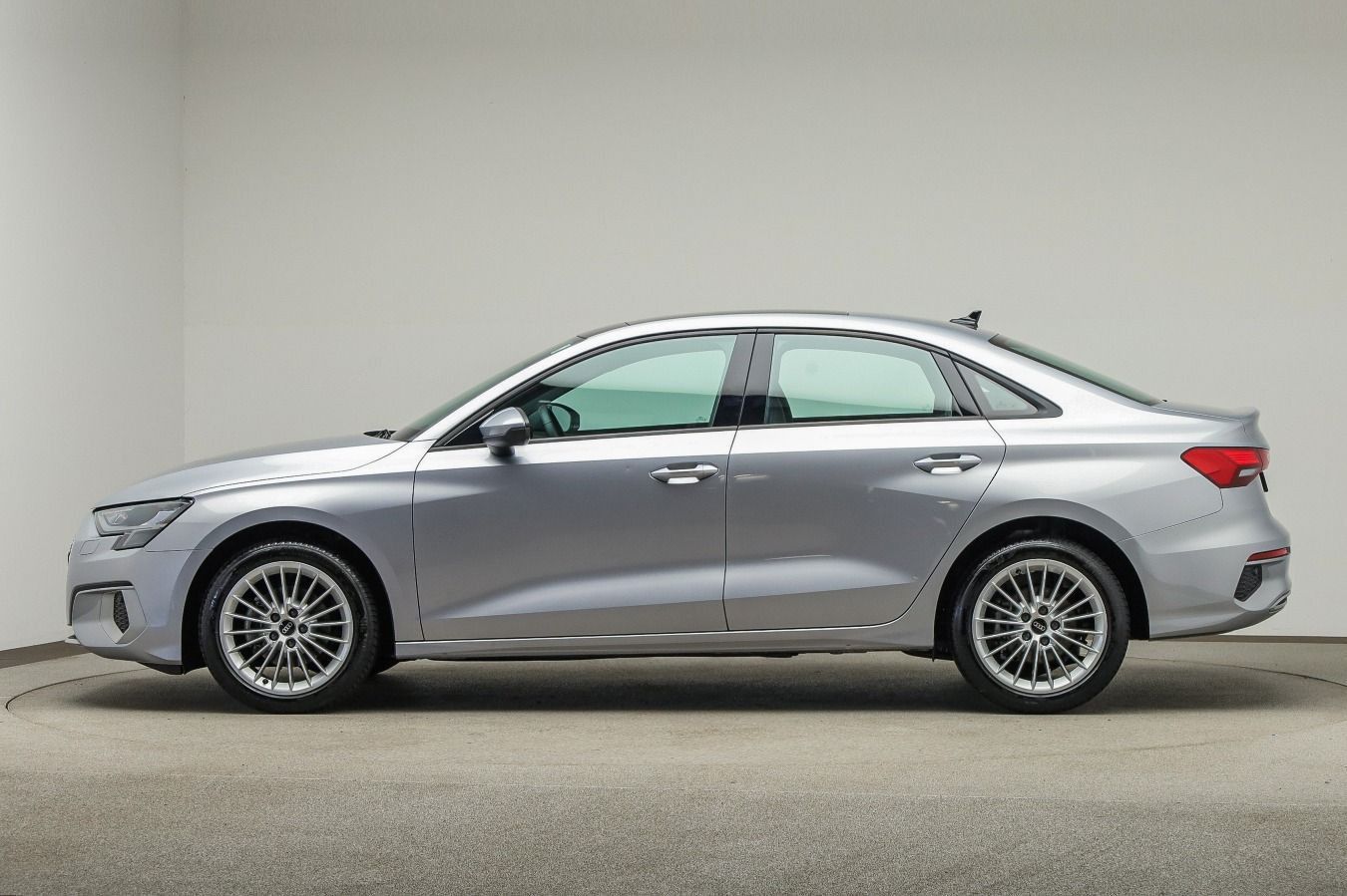 Audi A3 Limousine advanced 35 TFSI Pano, Kamera, Navi imagem 3