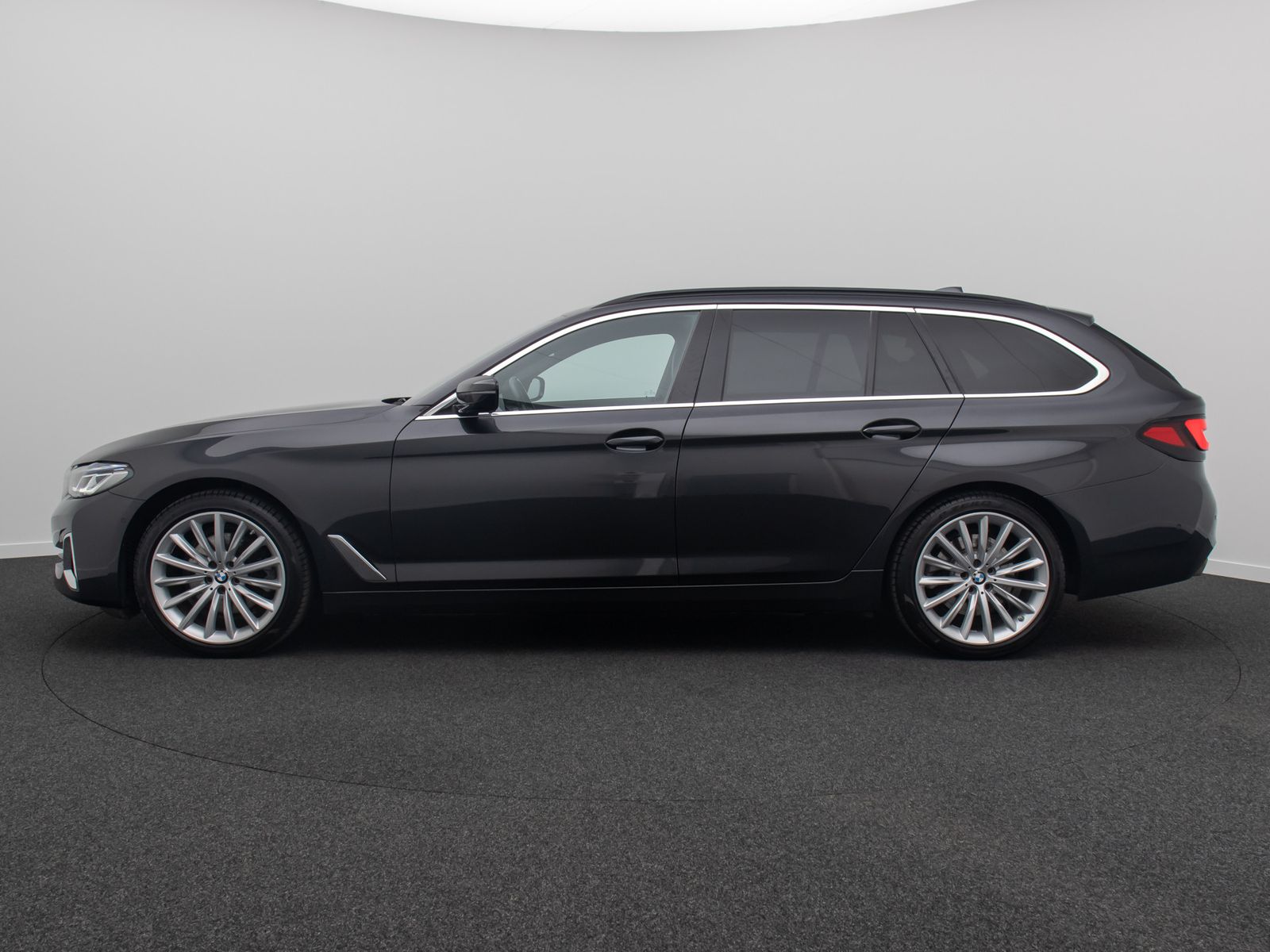 Fahrzeugabbildung BMW 520d xD Luxury Line DAB H/K Laser Kamera 19Zoll