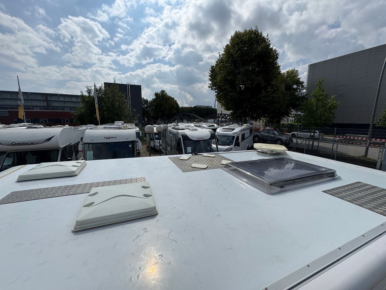Fahrzeugabbildung HYMER / ERIBA / HYMERCAR B 574 MF HUBBETT SAT TV KLIMA KAMERA MARKISE 1H