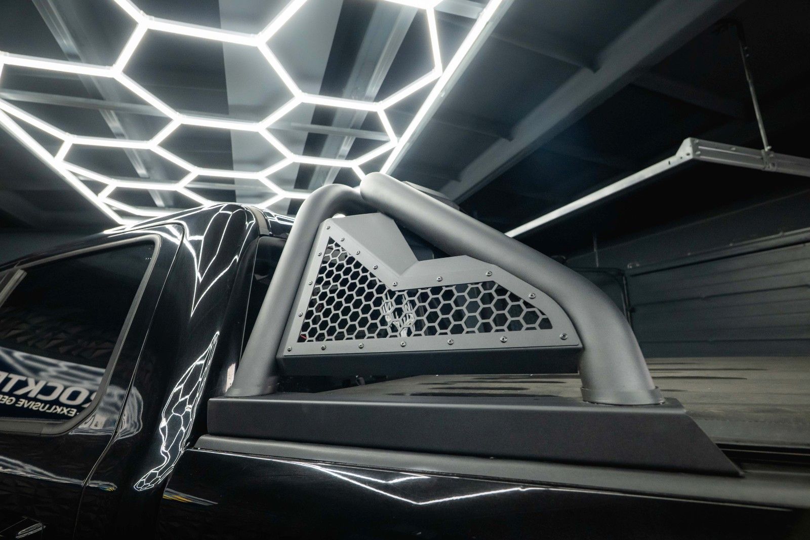 Fahrzeugabbildung Dodge RAM 5.7 V8 HEMI 4x4 OFFROAD Night-Paket *LED*