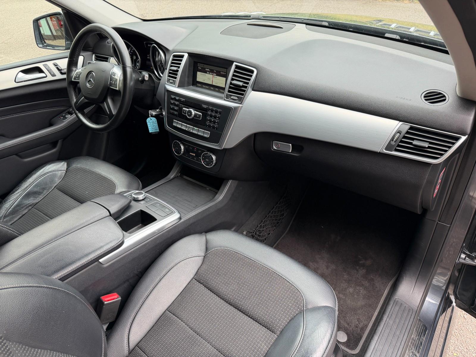 Mercedes-Benz ML 250 CDI BlueTec/4Matic/AMG/Xenon/Navi/1.Hand