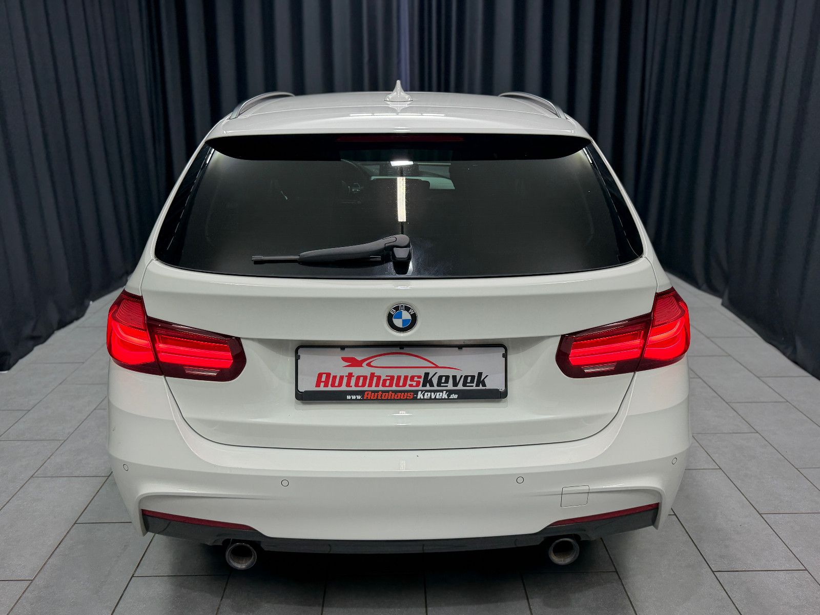 Fahrzeugabbildung BMW 340i Touring xDrive M Sport |H/K|HuD|AHK|PANO