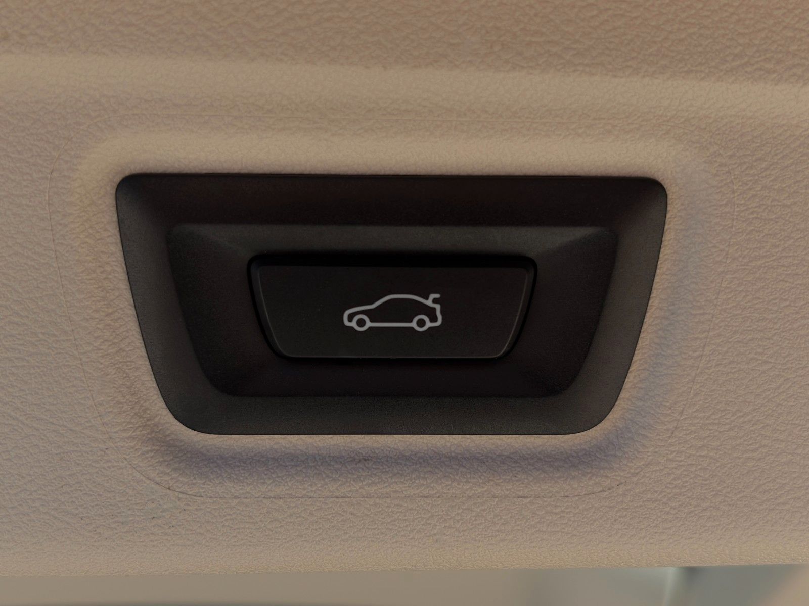Fahrzeugabbildung BMW 318i Touring CockPit+ Alarm 3Z-Klima Kamera SHZ