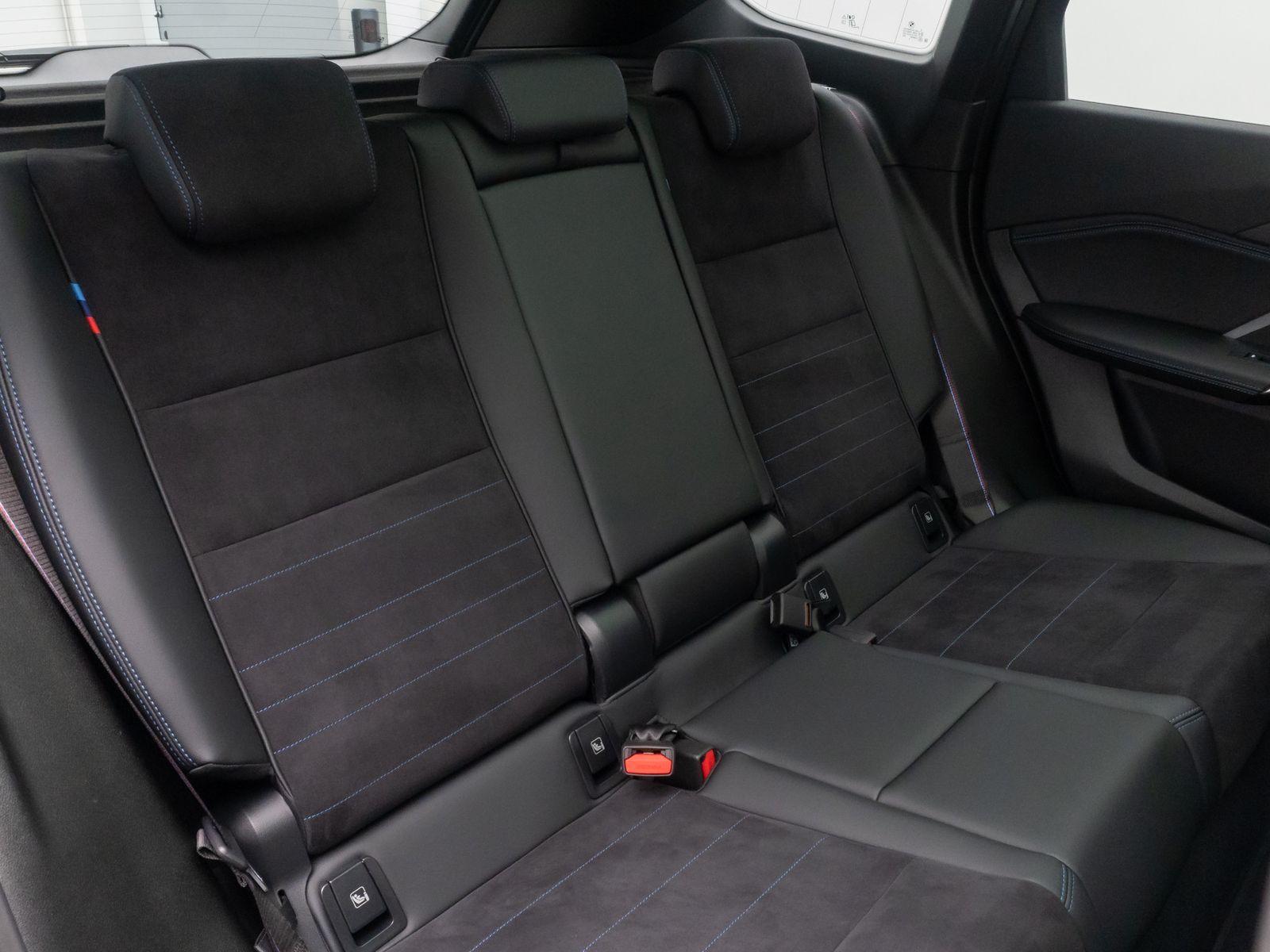 Fahrzeugabbildung BMW X1 xD30e MSport 360&deg;H/K Panorama AHK HUD DAB 19"