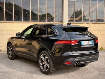 Jaguar F-Pace - 7