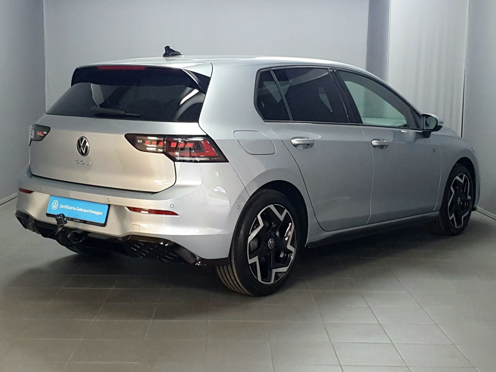 Volkswagen Golf VIII 2.0TDI DSG R-Line AHK IQ.LIGHT ACC DCC foto 4