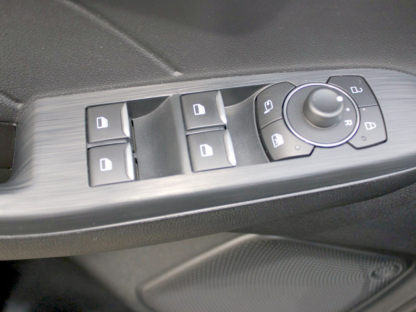Fahrzeugabbildung Ford Kuga Plug-In Hybrid ST-Line