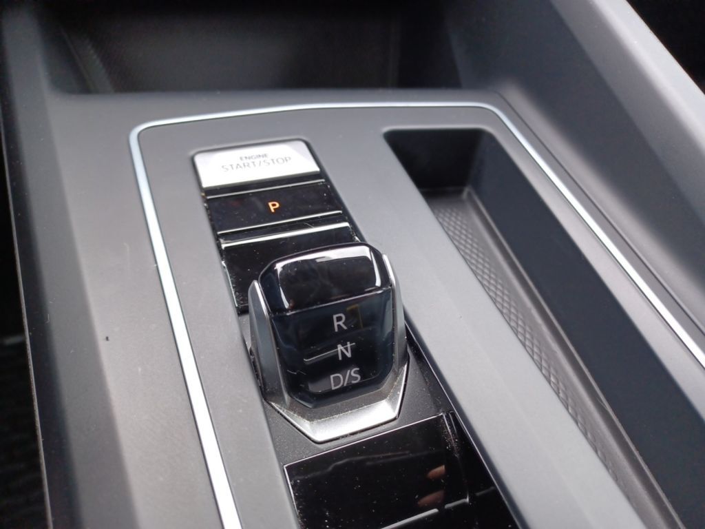 Fahrzeugabbildung Volkswagen Golf 2.0 TDI DSG Life Navi, AHZV, ACC, Kamera