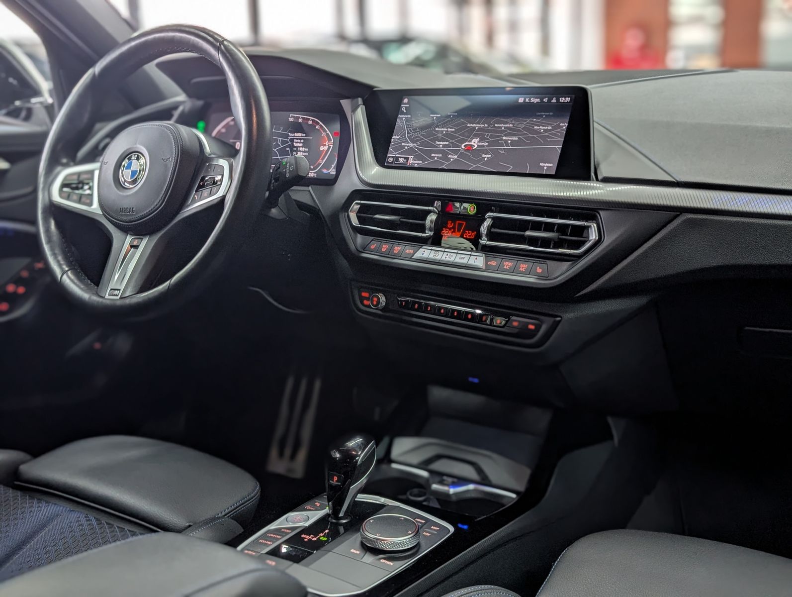 Fahrzeugabbildung BMW 120 i M Sport Shadow-Line AHK VIRT APP AMBI LED
