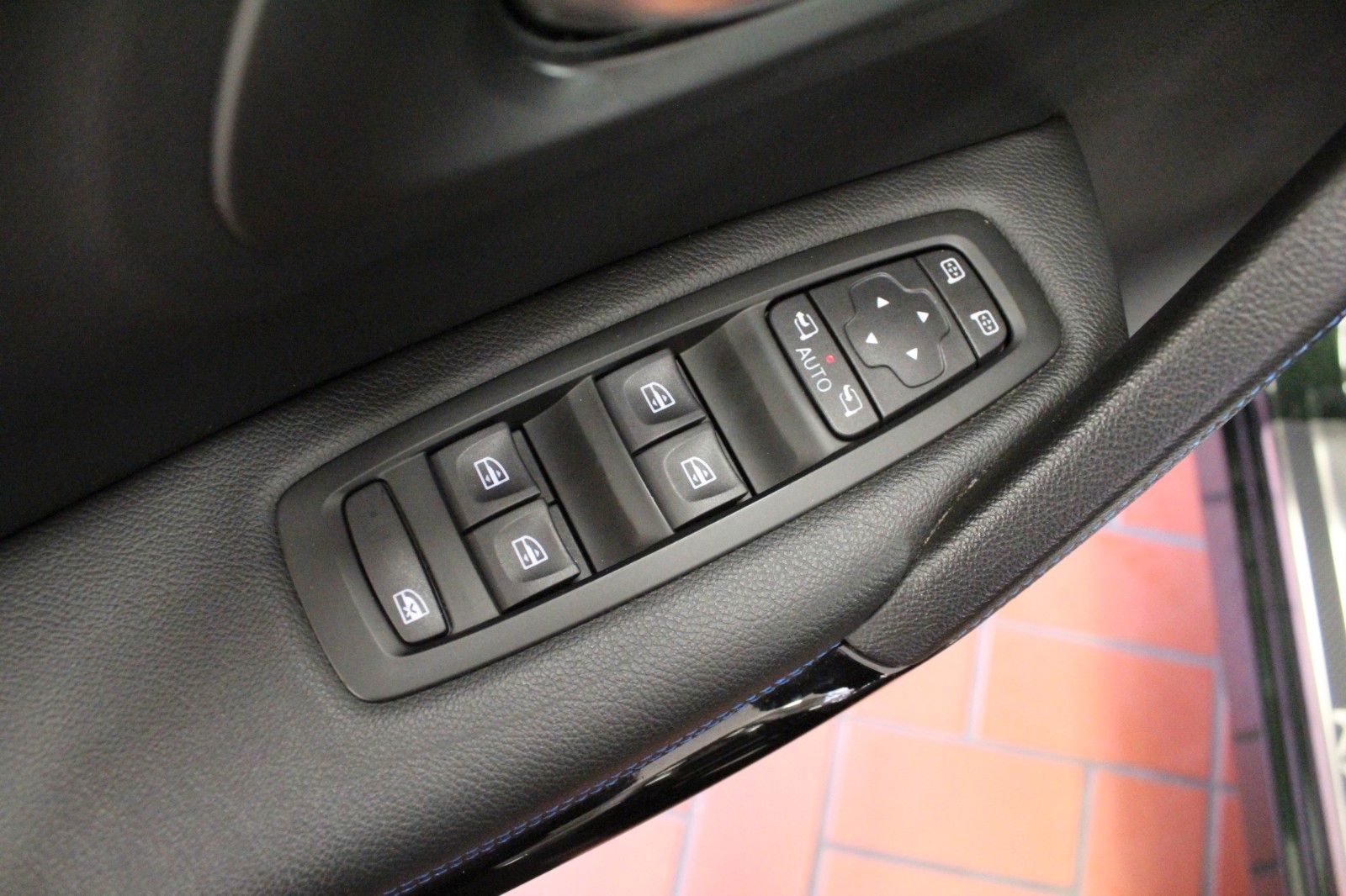 Fahrzeugabbildung Renault Kadjar TCe 140 EDC Limited  Automatik