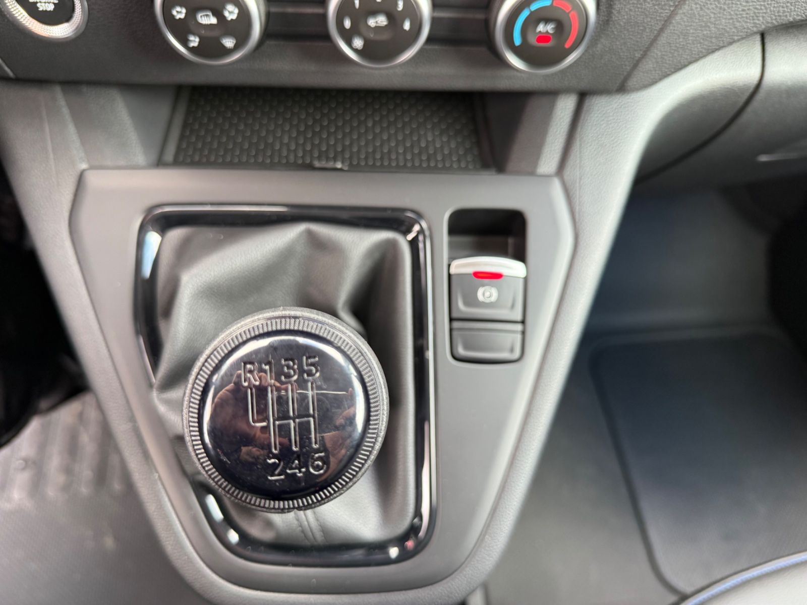 Fahrzeugabbildung Nissan Townstar Kastenwagen L2 2,3t N-Connecta